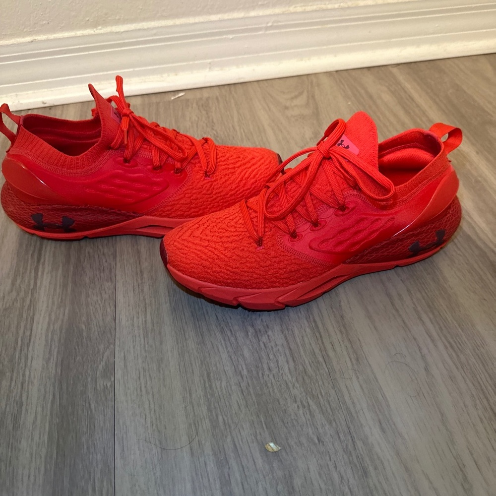 Under Armour HOVR Phantom 2 Versa Red